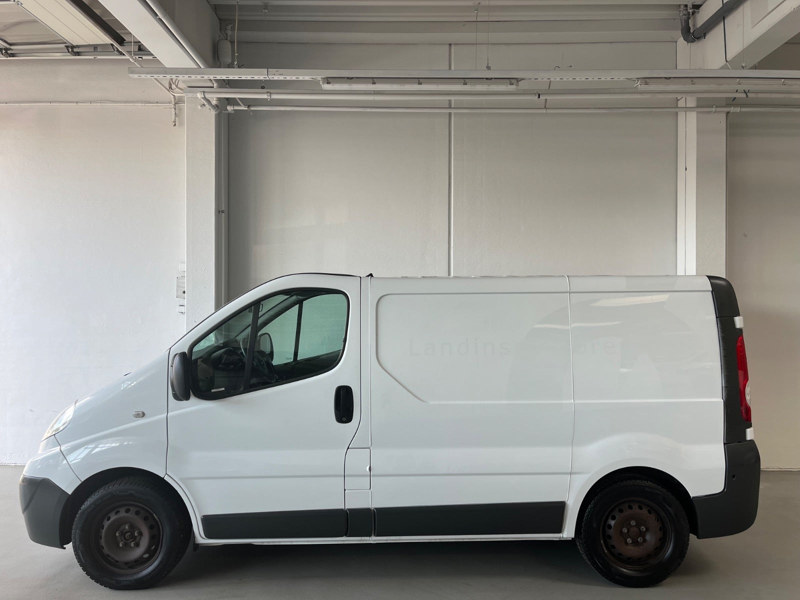 Hvid Opel Vivaro fra 2014