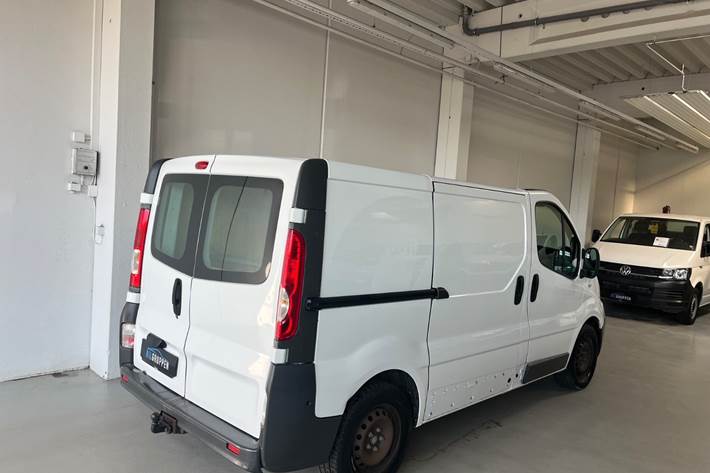 Hvid Opel Vivaro fra 2014