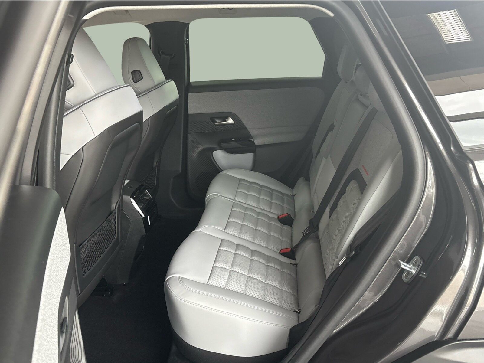 Grå Citroën ë-C5 Aircross fra 2026