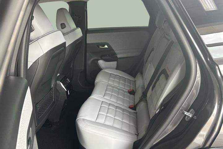 Grå Citroën ë-C5 Aircross fra 2026