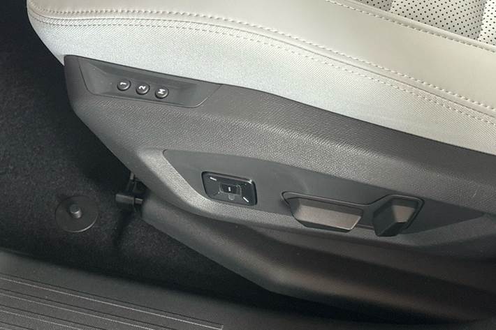 Grå Citroën ë-C5 Aircross fra 2026