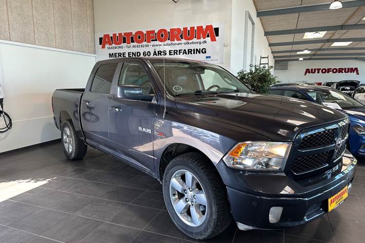 Blå Dodge RAM 1500 fra 2014