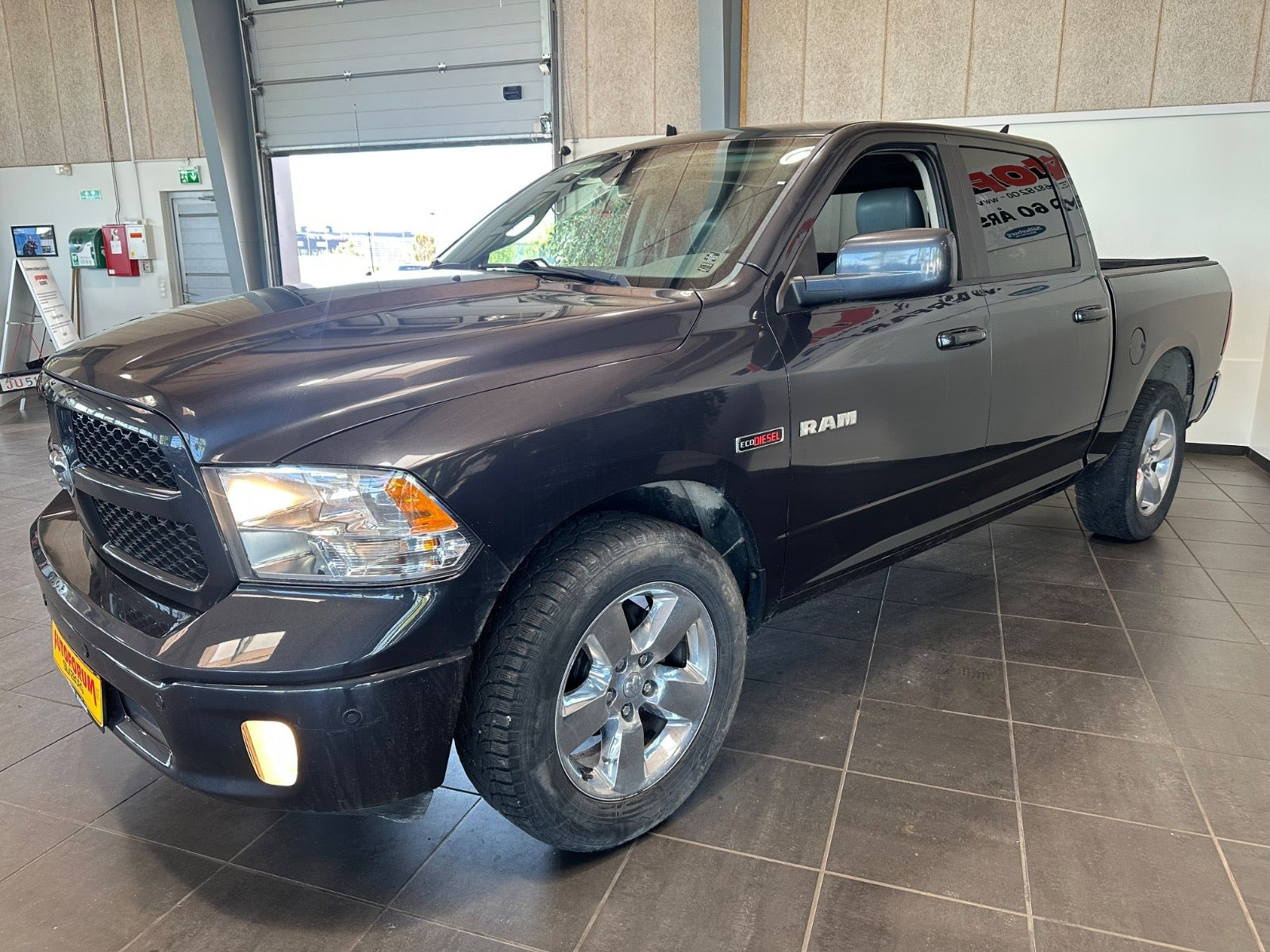 Blå Dodge RAM 1500 fra 2014