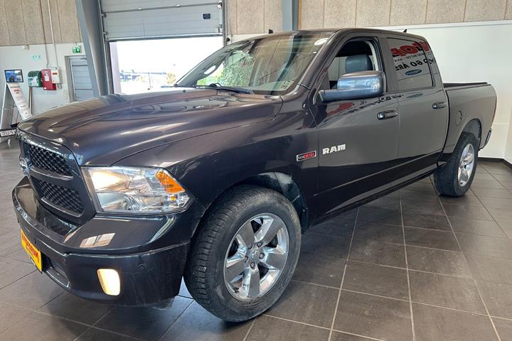 Blå Dodge RAM 1500 fra 2014