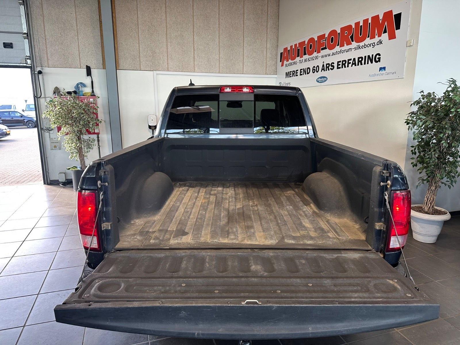 Blå Dodge RAM 1500 fra 2014