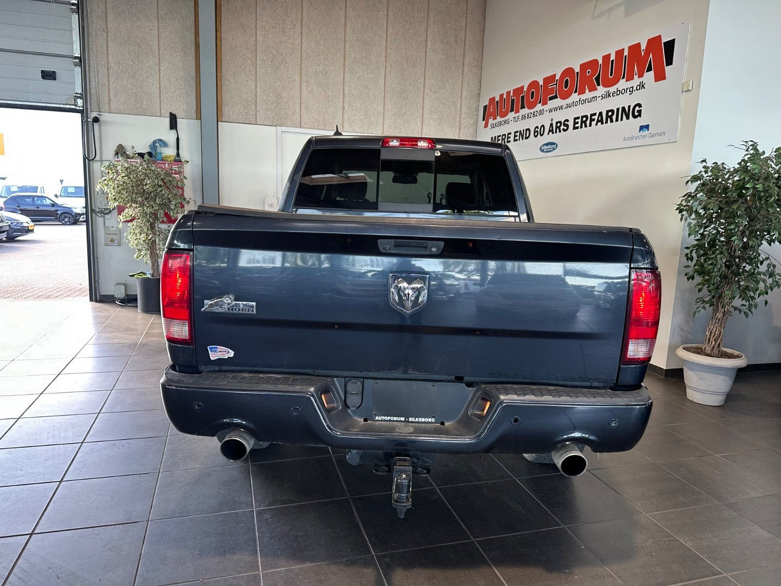 Blå Dodge RAM 1500 fra 2014