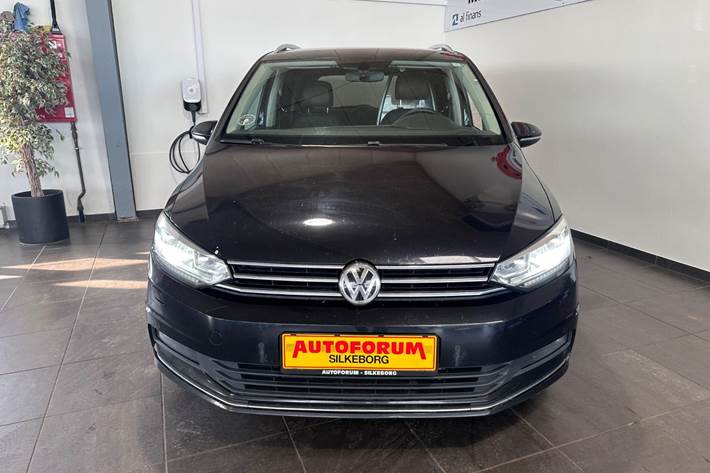 Sort VW Touran fra 2020