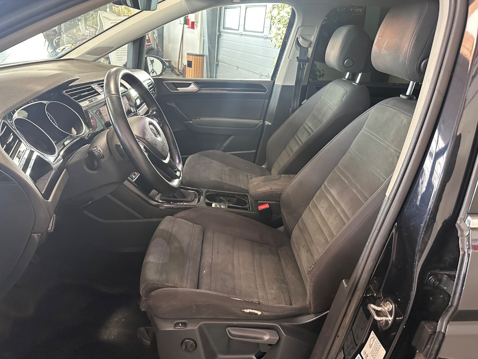 Sort VW Touran fra 2020