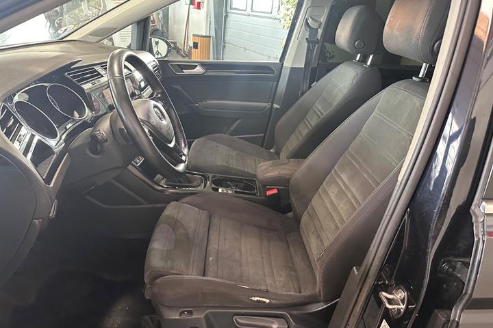 Sort VW Touran fra 2020