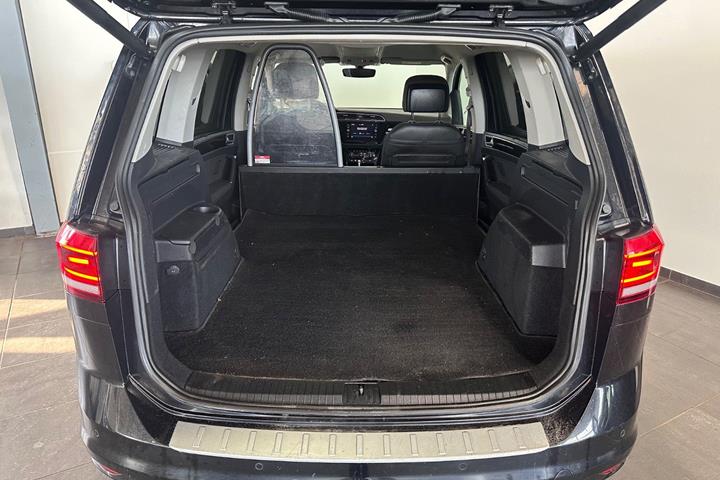 Sort VW Touran fra 2020