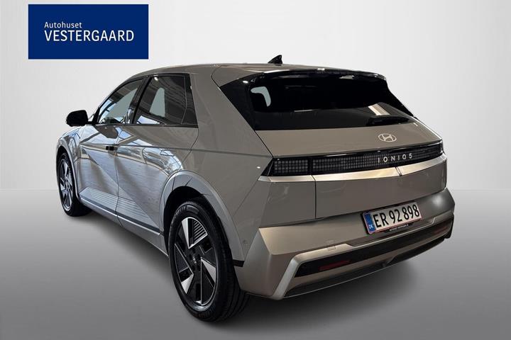 Grå Hyundai Ioniq 5 fra 2026