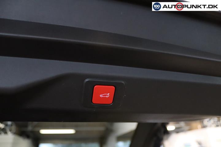 Blå Peugeot e-3008 fra 2024