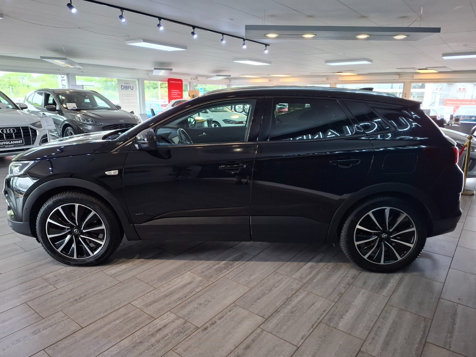 Sort Opel Grandland X fra 2021
