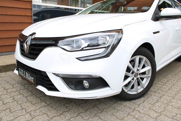 Hvid Renault Megane IV fra 2019