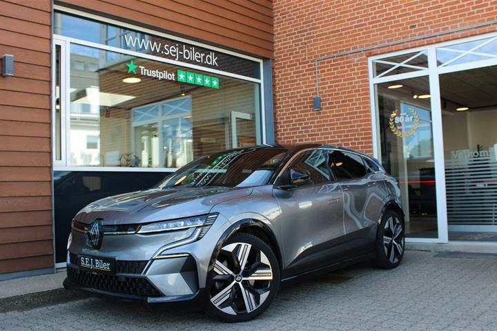 Grå Renault Megane E-Tech fra 2024