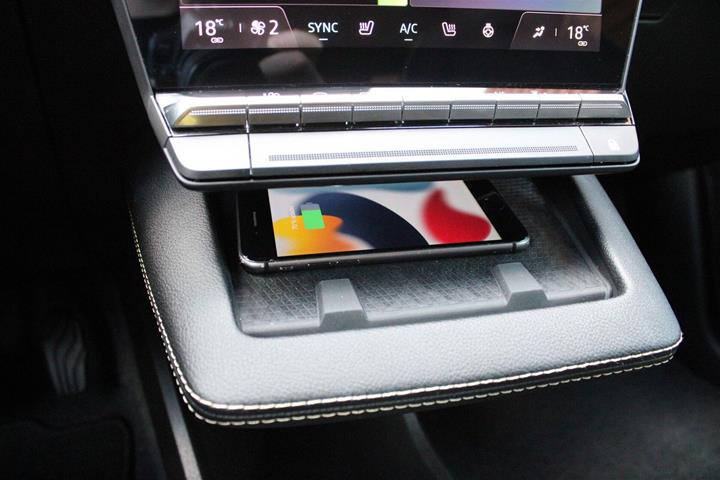 Grå Renault Megane E-Tech fra 2024