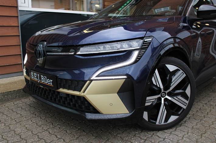 Blå Renault Megane E-Tech fra 2023