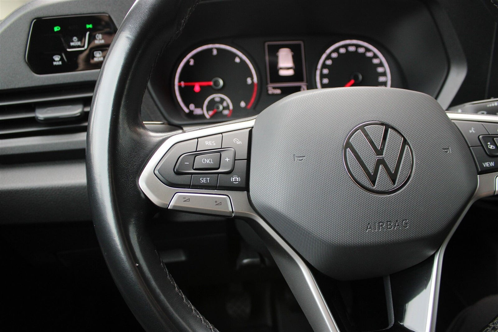 Hvid VW Caddy fra 2021