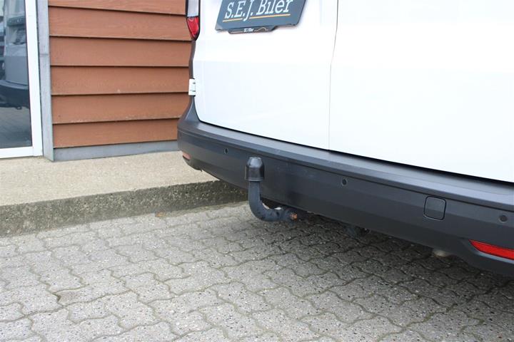 Hvid VW Caddy fra 2021