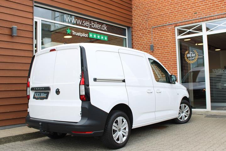 Hvid VW Caddy fra 2021