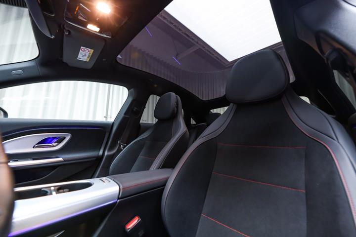 Sølv Mercedes CLA250+ fra 2026