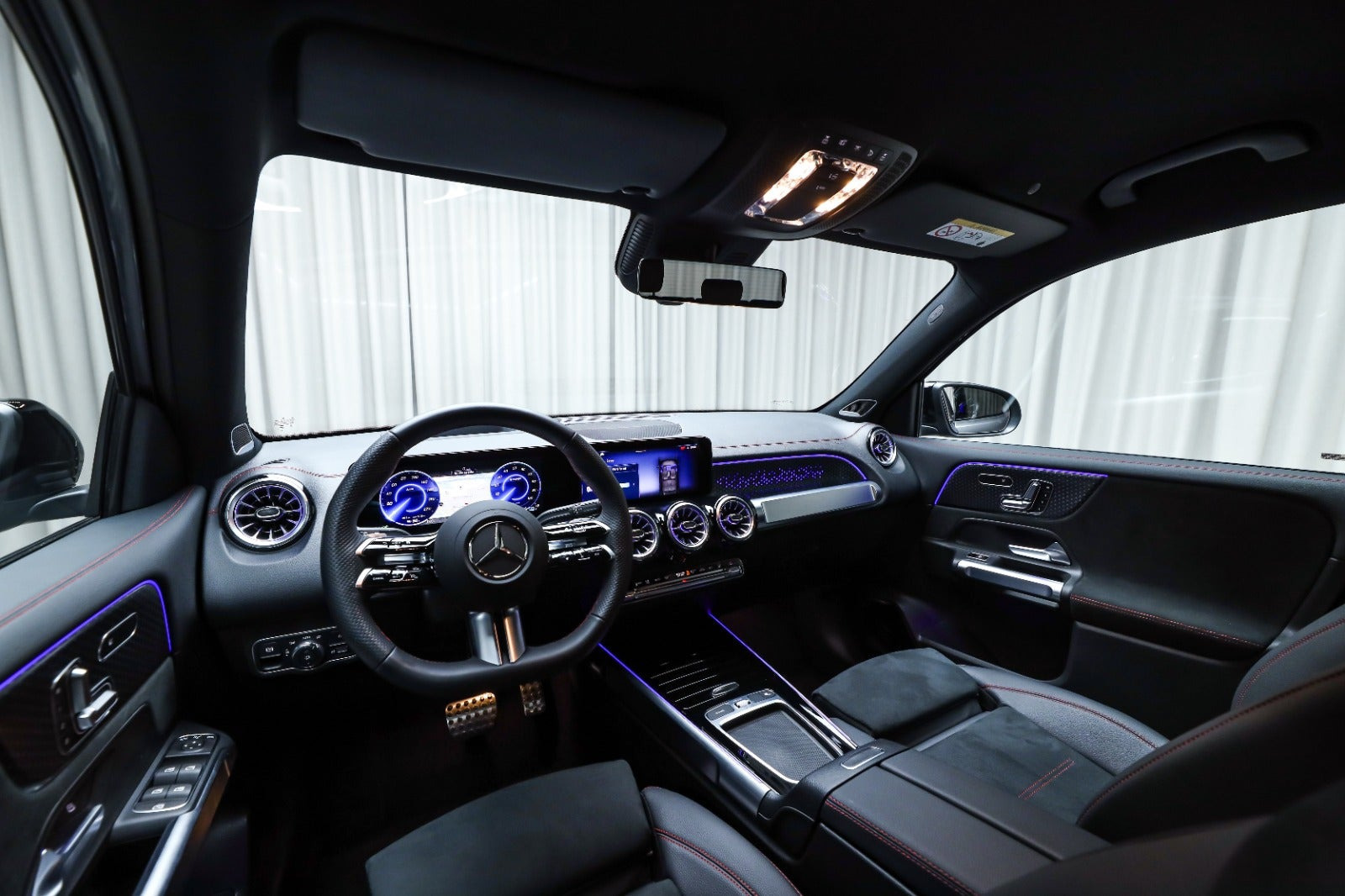 Grå Mercedes EQB250+ fra 2026