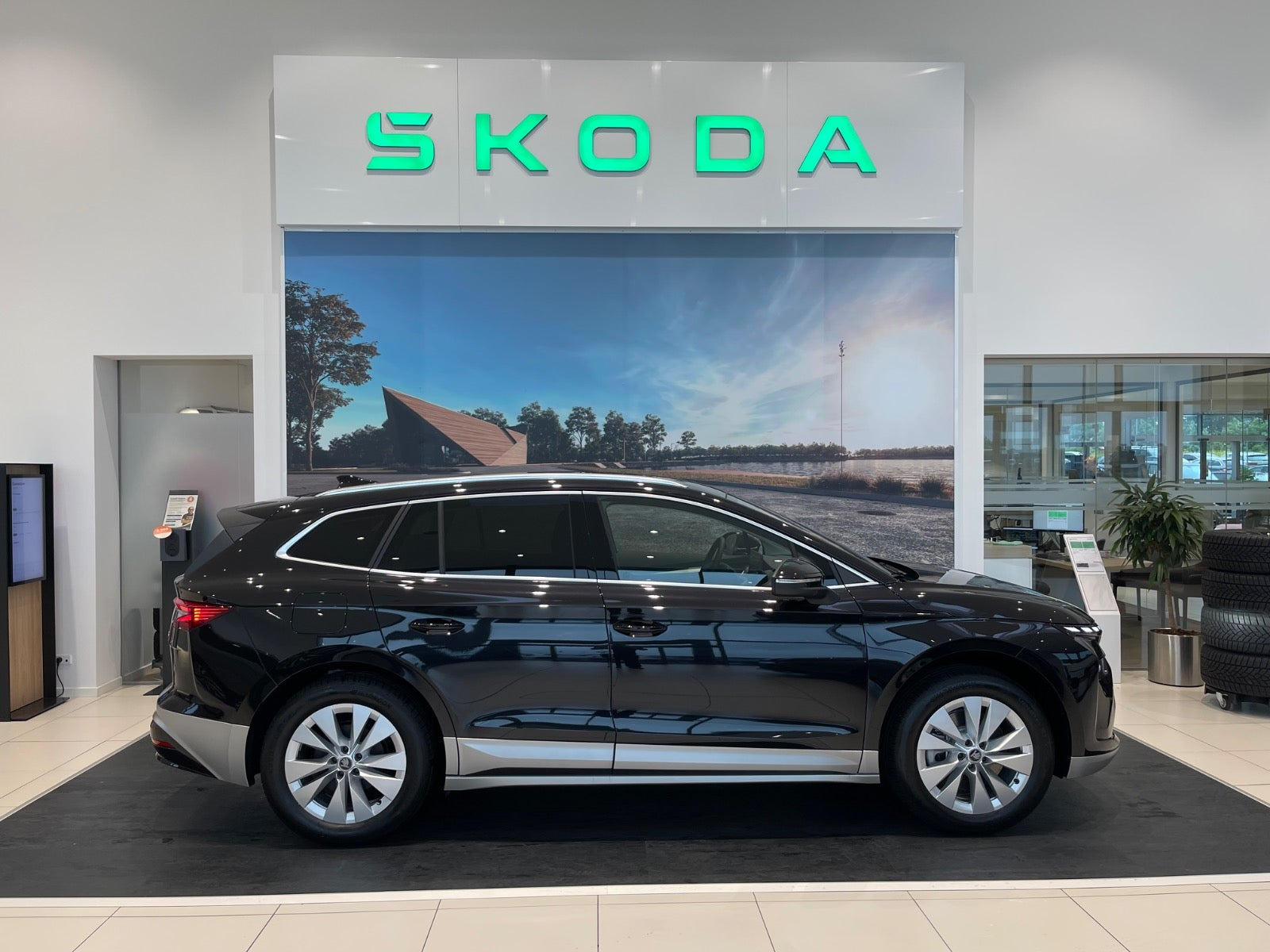 Sort Skoda Enyaq fra 2027