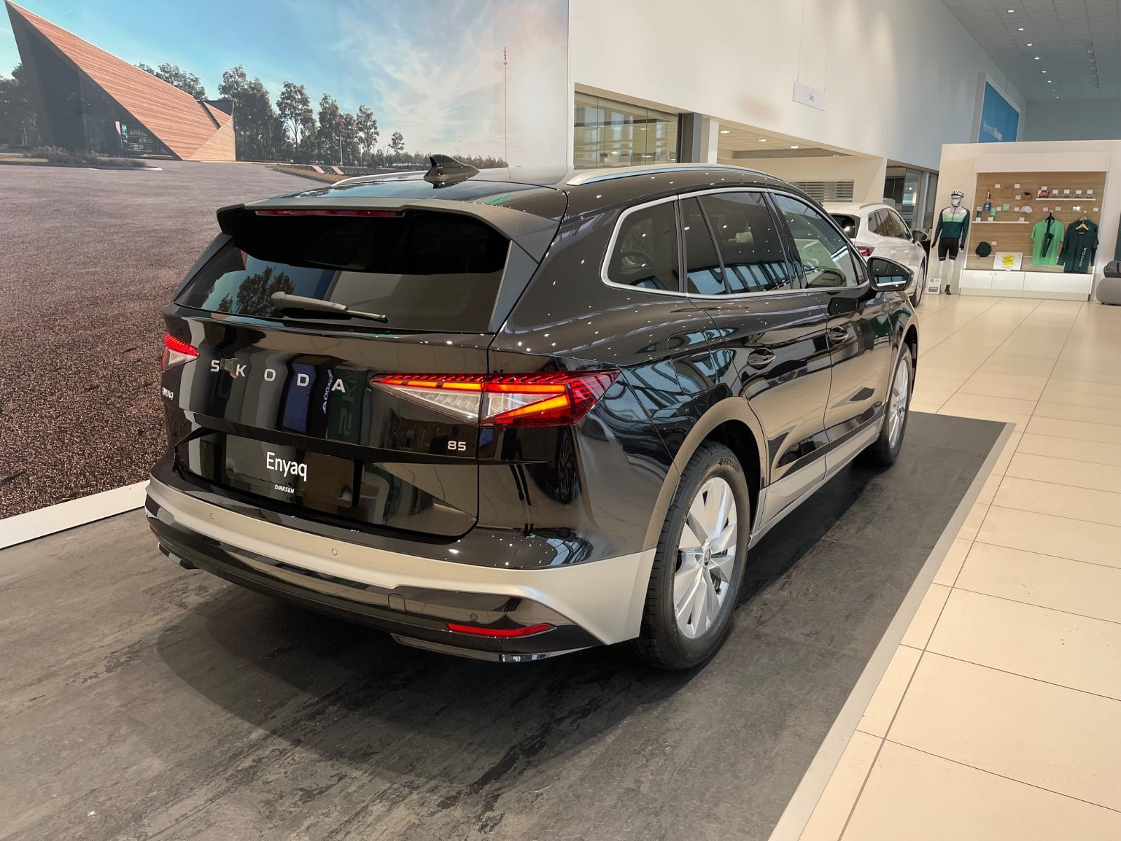Sort Skoda Enyaq fra 2027