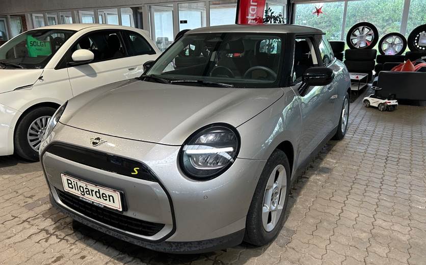 Mini Cooper SE Essential Trim