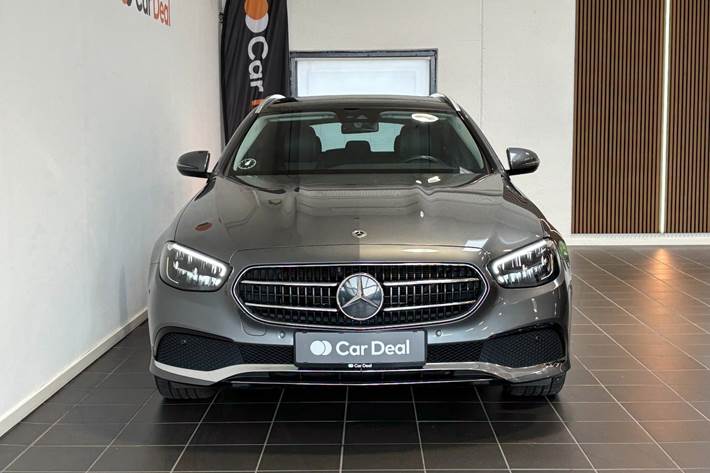 Kobber Mercedes E300 de fra 2022