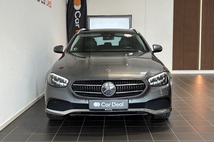 Kobber Mercedes E300 de fra 2022