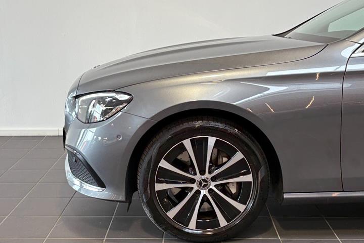 Kobber Mercedes E300 de fra 2022