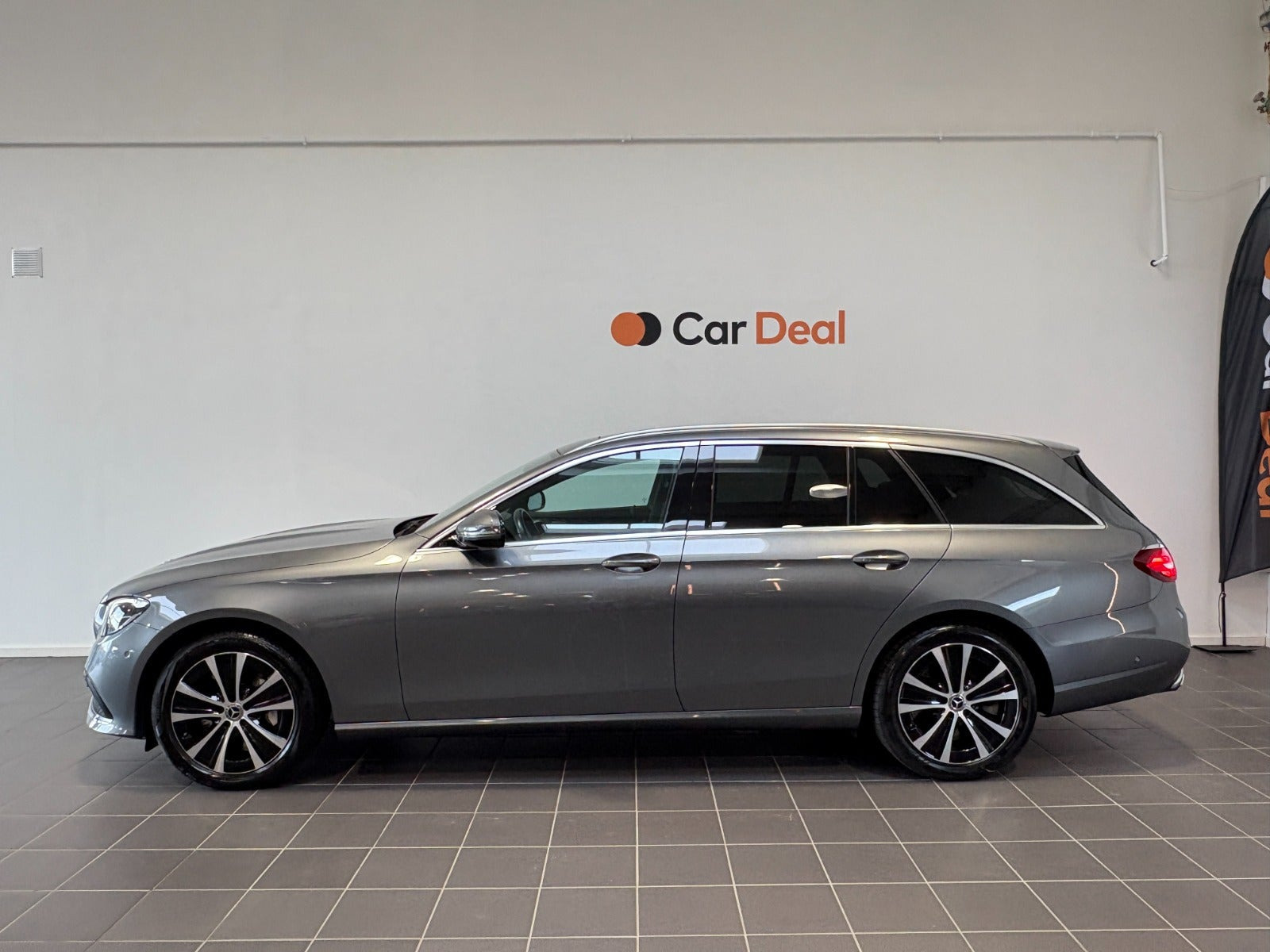 Kobber Mercedes E300 de fra 2022