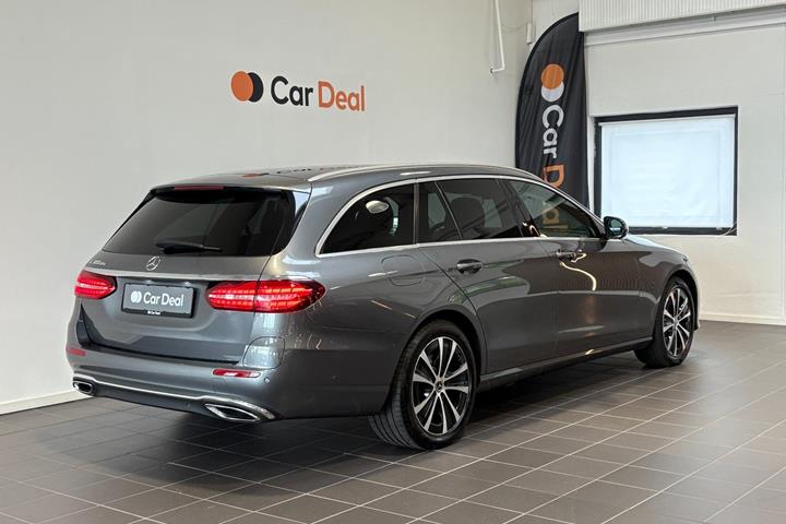 Kobber Mercedes E300 de fra 2022