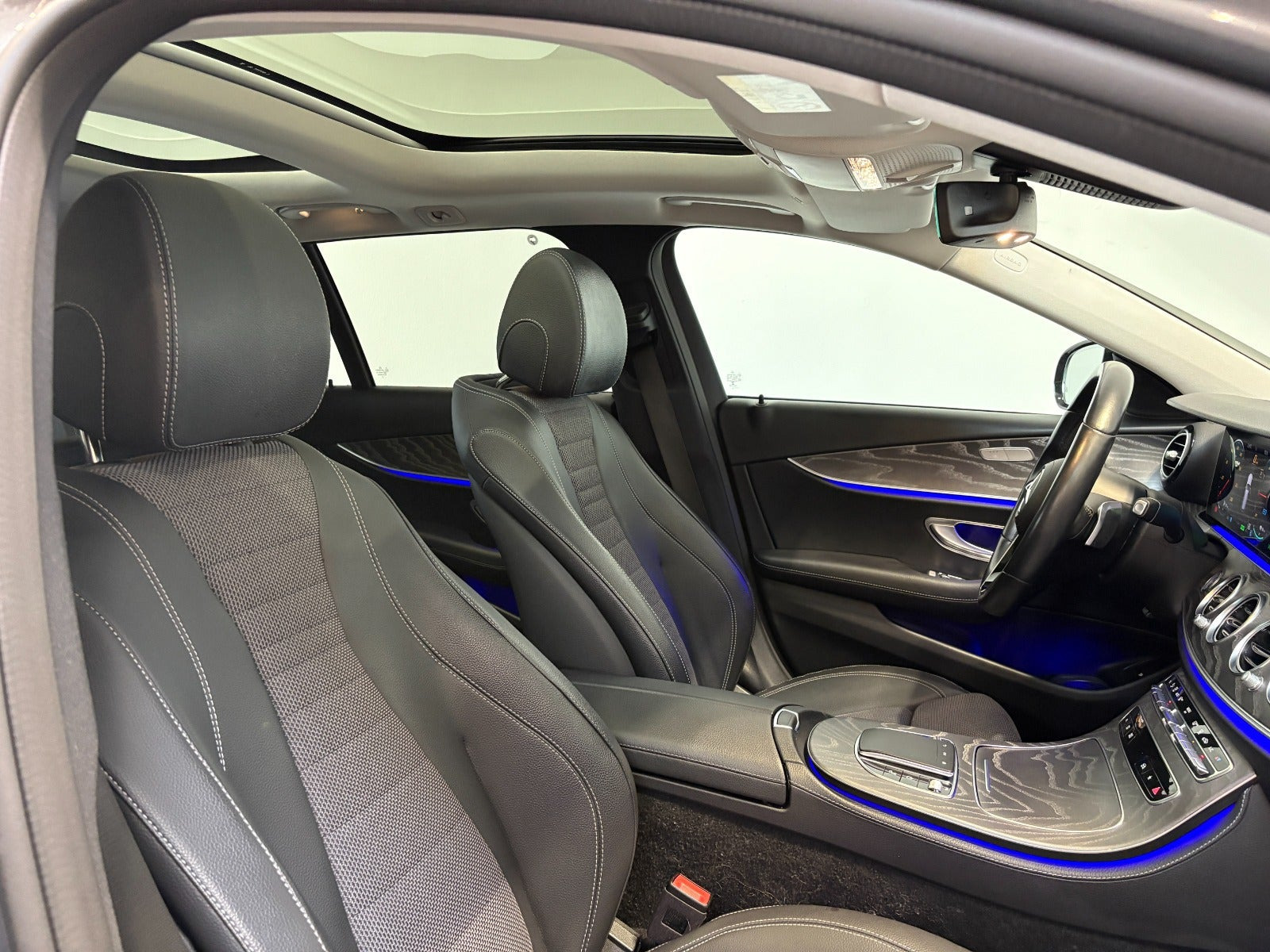 Kobber Mercedes E300 de fra 2022