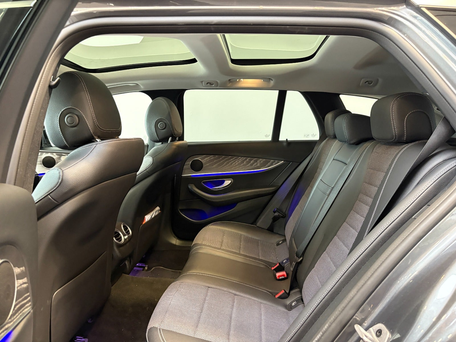Kobber Mercedes E300 de fra 2022