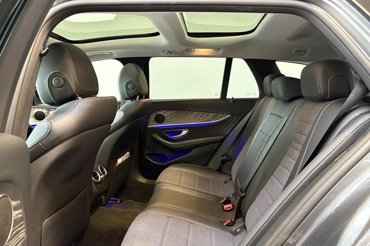 Kobber Mercedes E300 de fra 2022