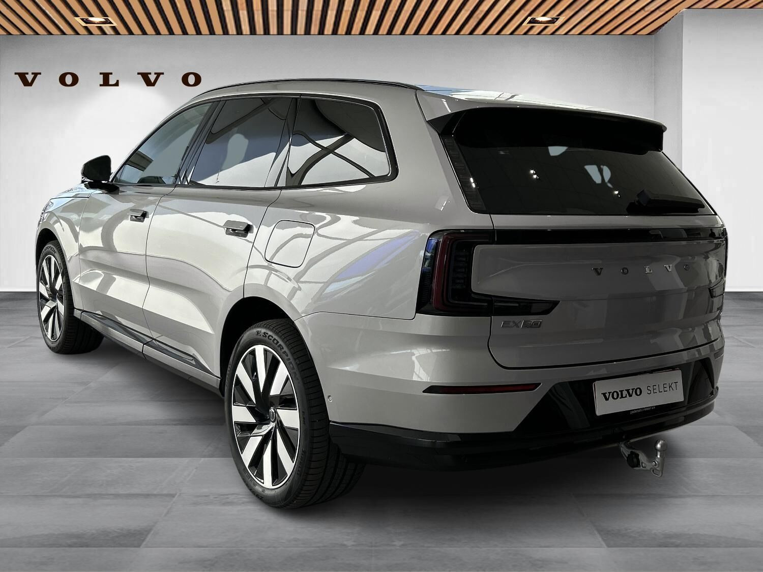 Sølv Volvo EX90 fra 2025