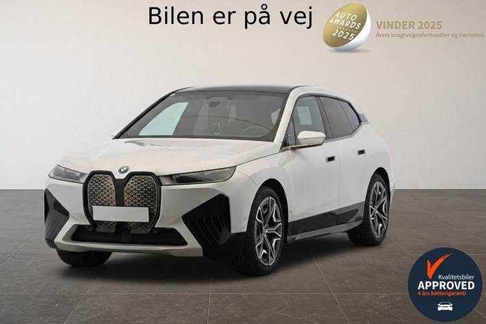 Hvid BMW iX fra 2022