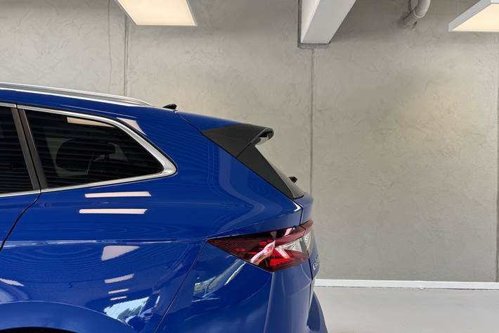 Blå Skoda Enyaq fra 2021
