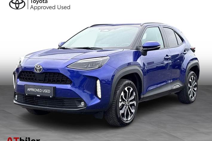 Blå Toyota Yaris Cross fra 2025