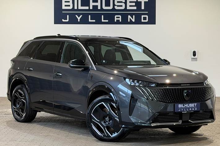 Grå Peugeot e-5008 fra 2025 set udefra