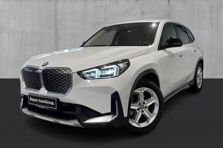Hvid BMW iX1 fra 2024