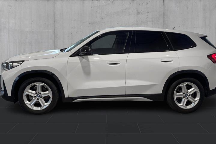Hvid BMW iX1 fra 2024