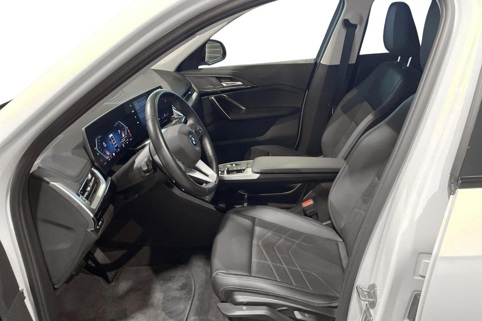 Hvid BMW iX1 fra 2024