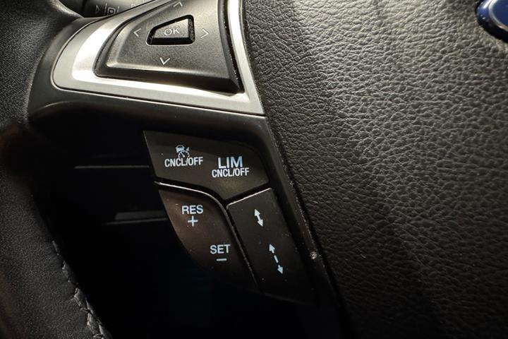 Grå Ford S-MAX fra 2019