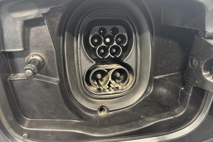 Grå Skoda Enyaq fra 2024