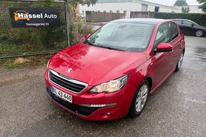 Grøn Peugeot 308 fra 2017