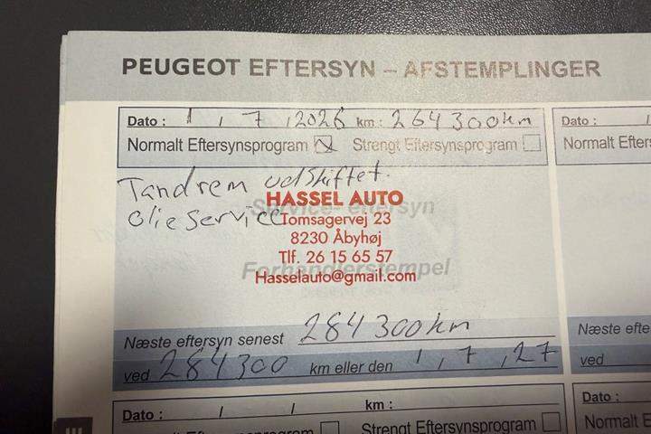 Grøn Peugeot 308 fra 2017