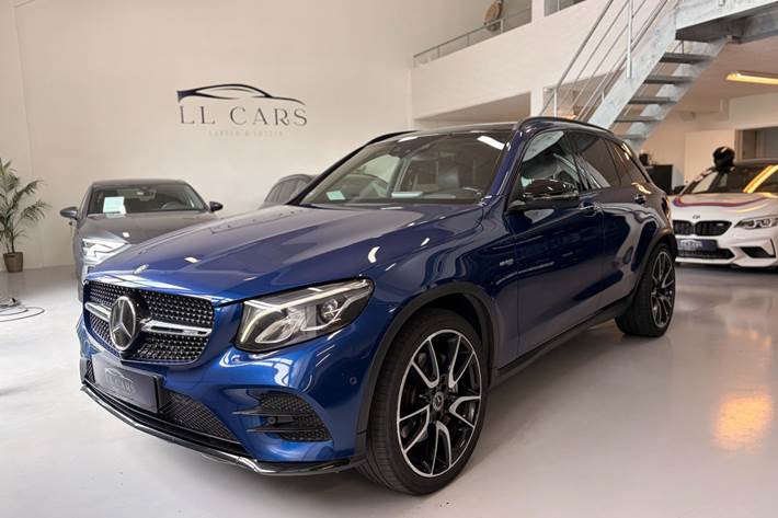 Blå Mercedes GLC43 fra 2017